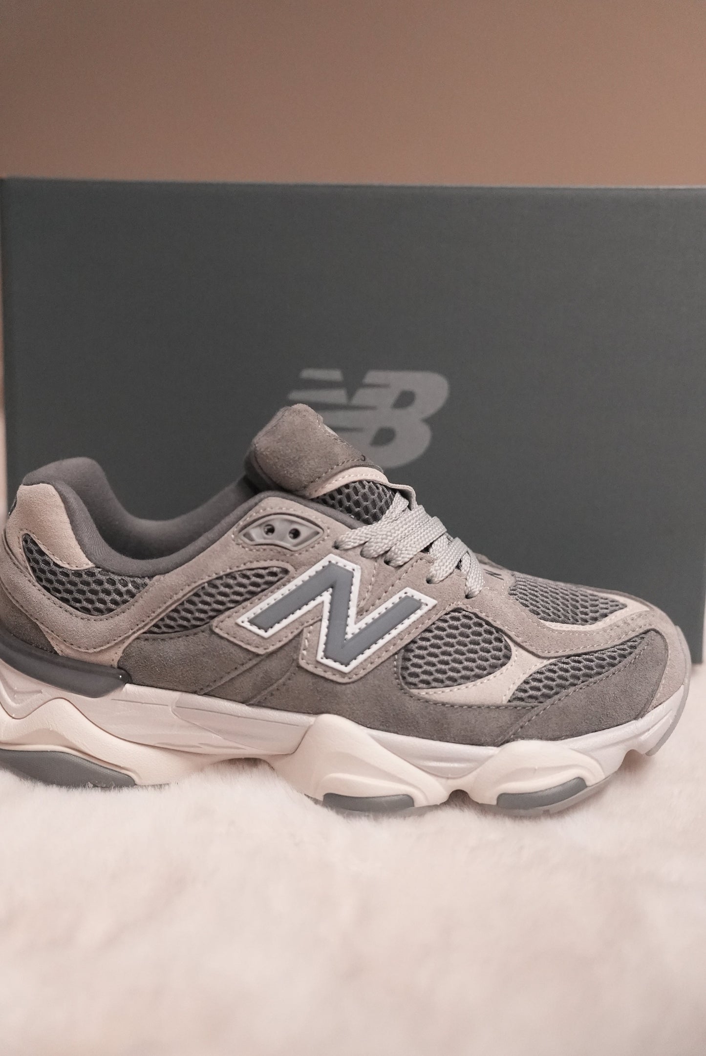 New balance 9060 donkergrijs&wit