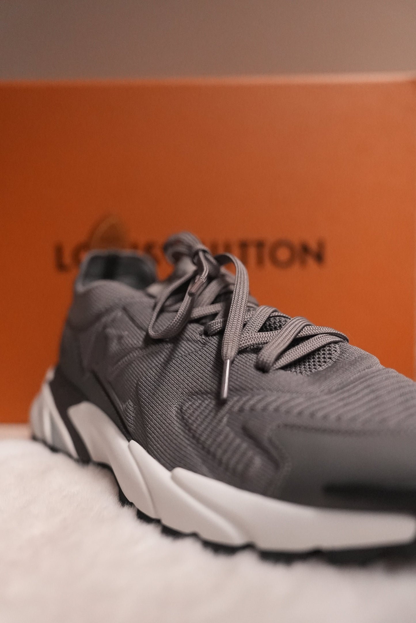 LV Runner Tatic Sneaker Grey&white