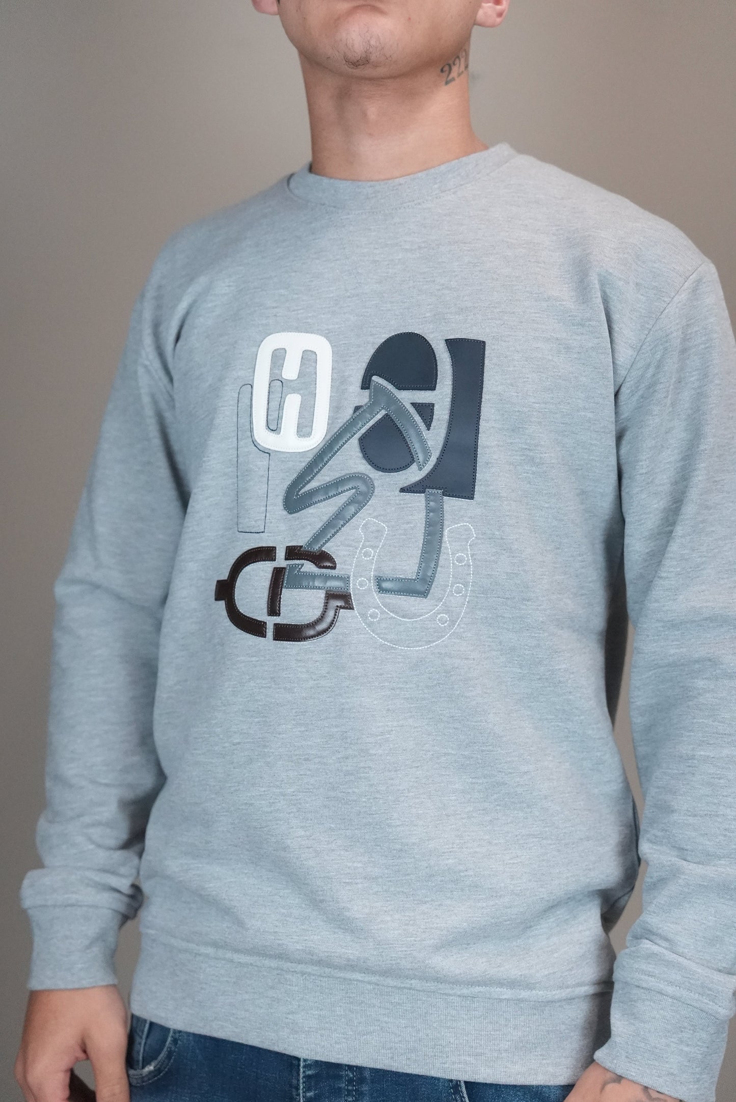 Loewe trui grijs letters voor