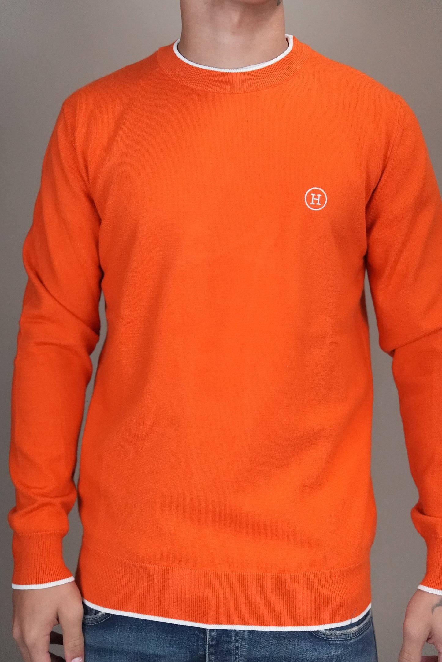 Hermes trui oranje geborduurd