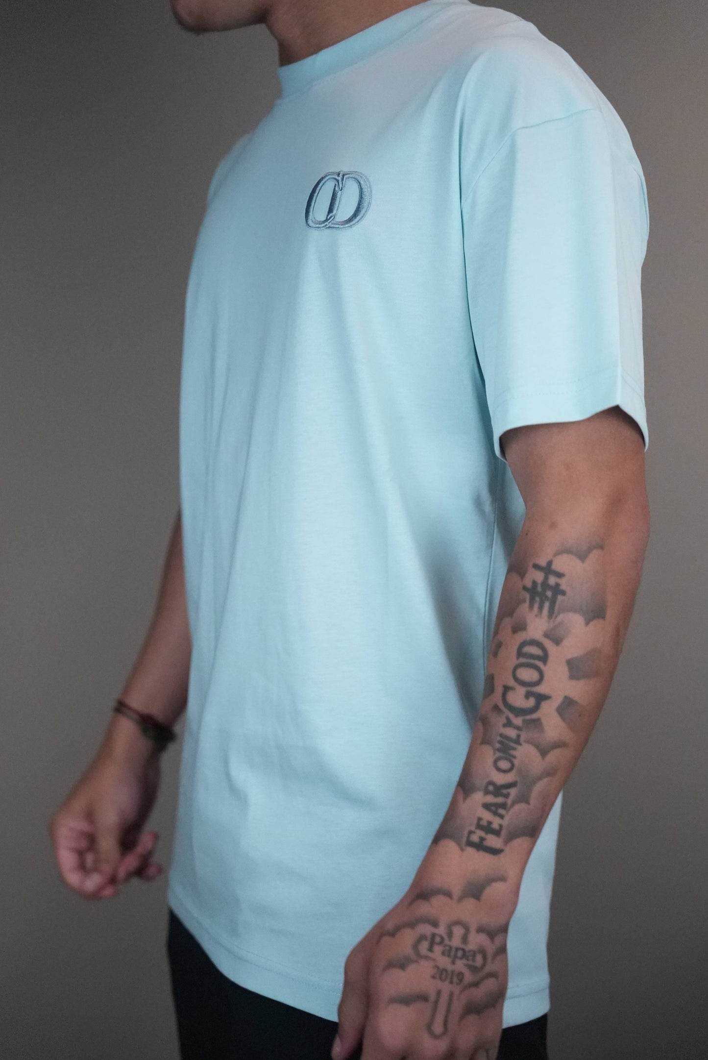 Cristian dior shirt wit logo op borst grijs