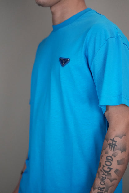 Prada shirt lichtblauw logo op borst