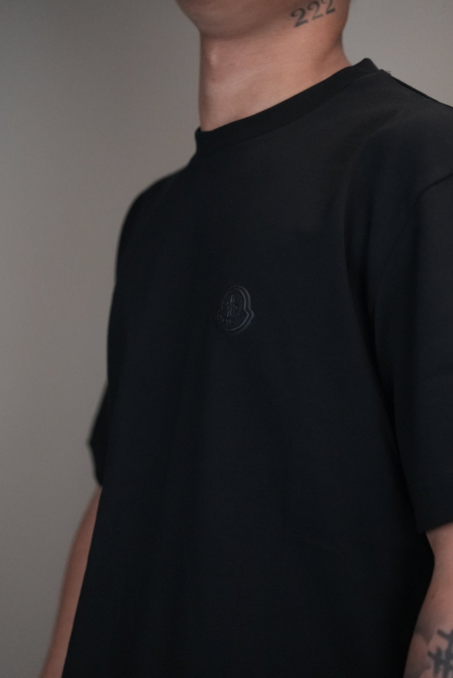 Moncler shirt zwart logo op borst