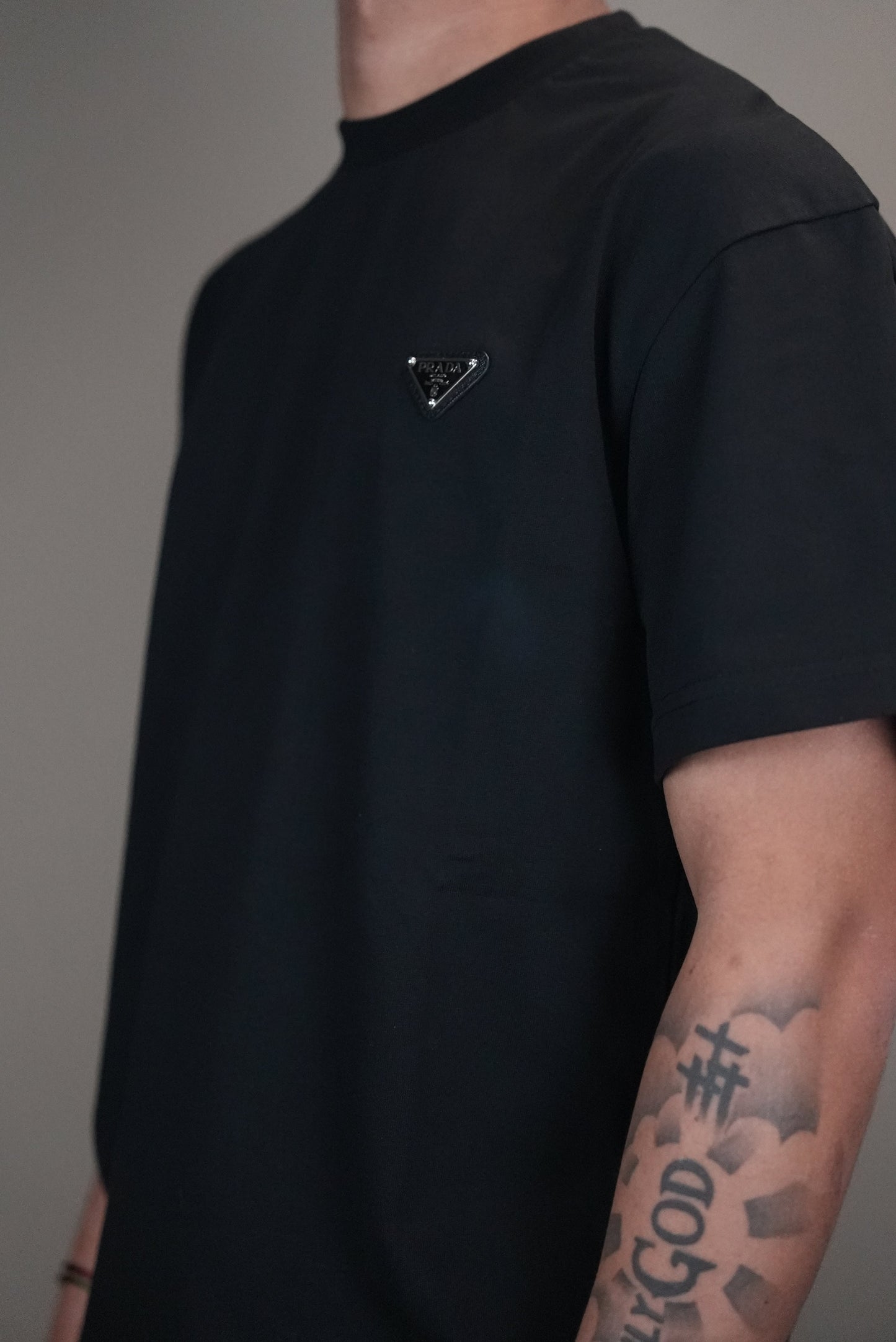 Prada shirt zwart logo op borst