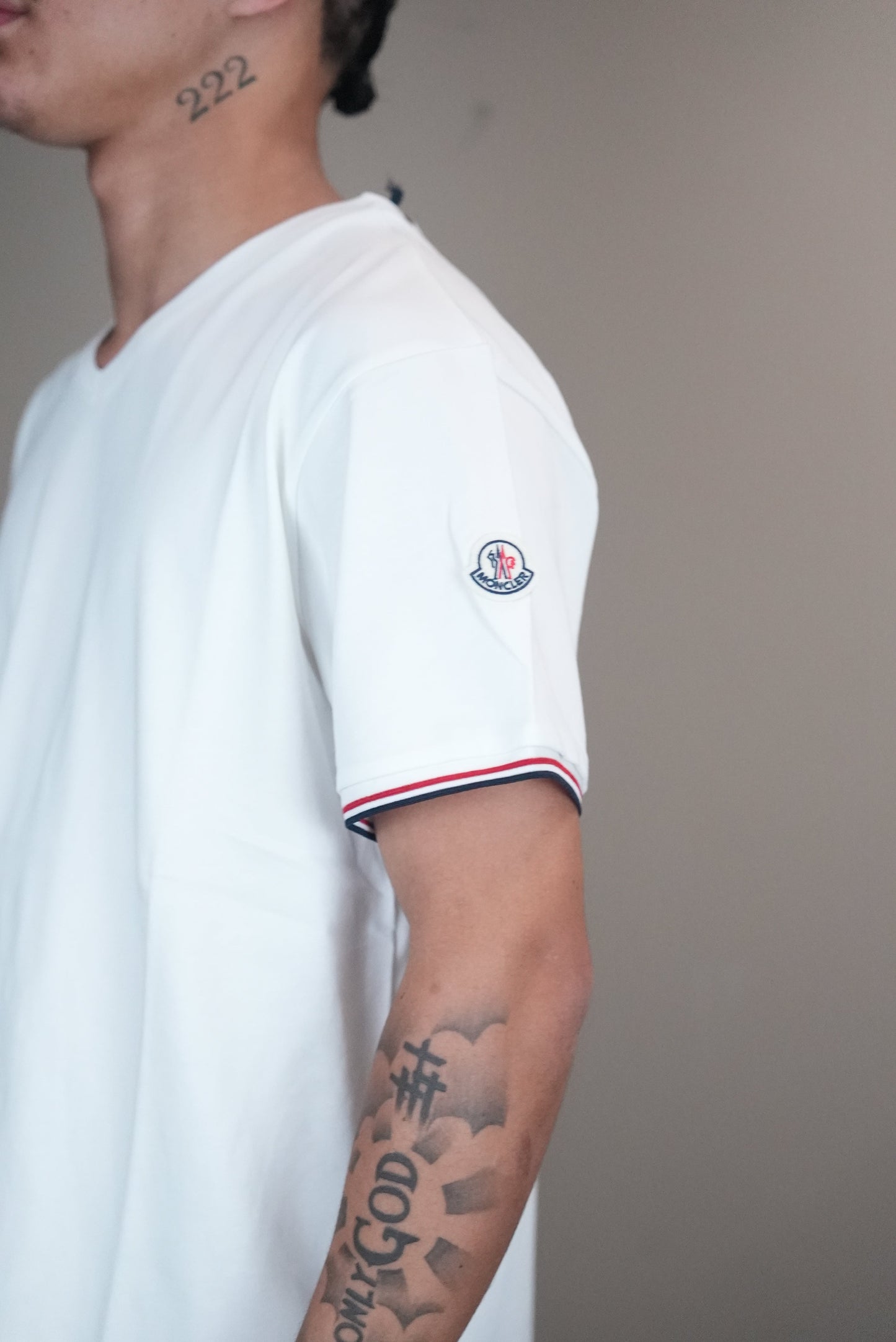 Moncler shirt wit logo op mouw