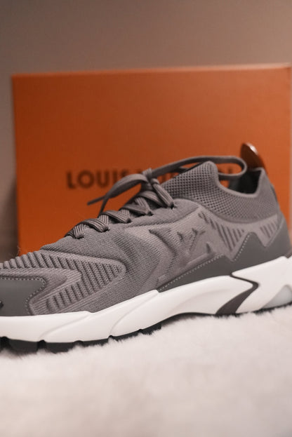 LV Runner Tatic Sneaker Grey&white