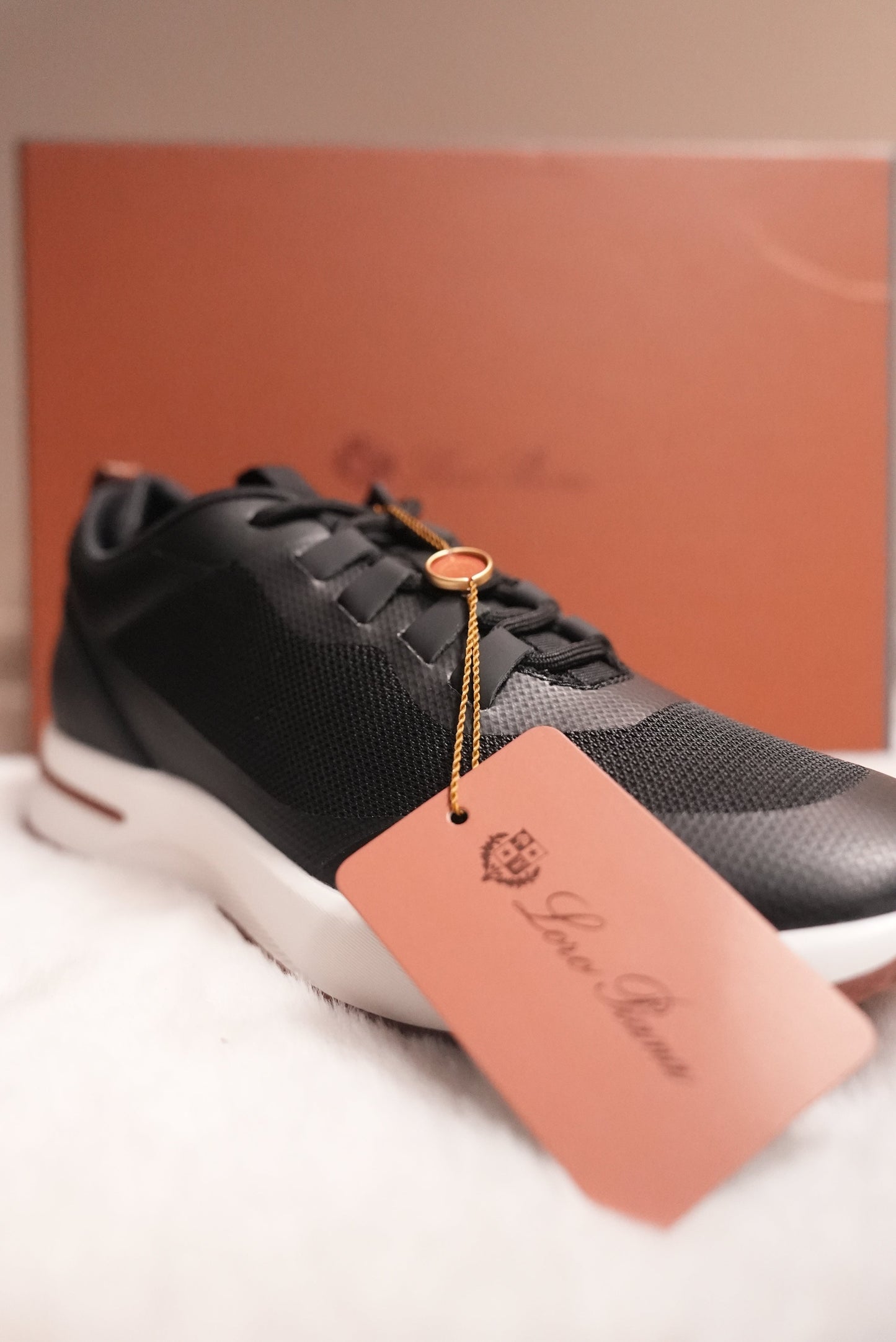 Loro Piana Weekend Walk wit&zwart